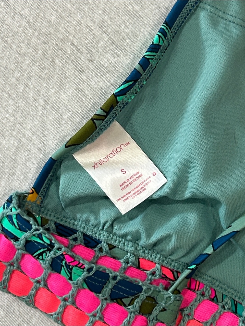 Xhilaration Green Tropical Floral Bikini Top with Pink Trim Sz S - Picture 4 of 6